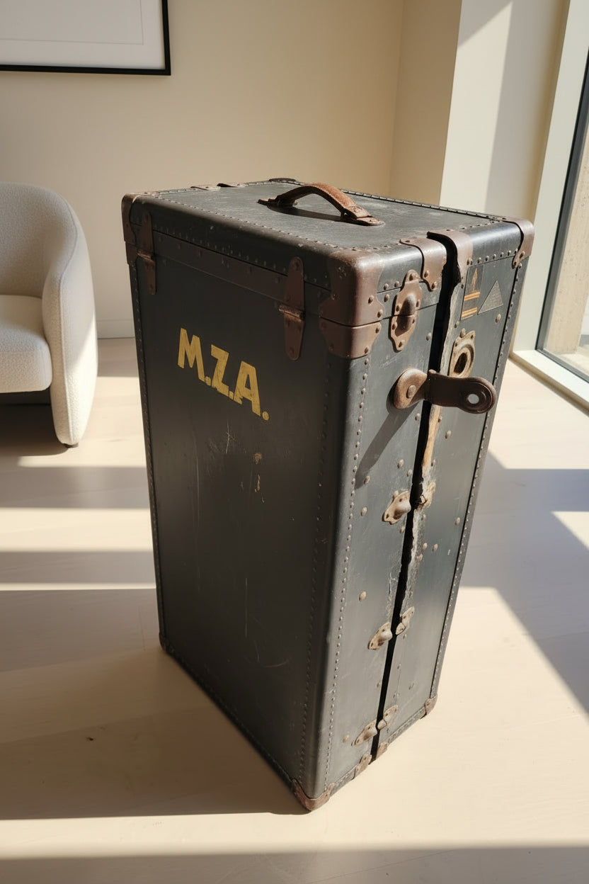 Originaler Oshkosh „Chief“ Wardrobe Trunk – k.u.k. Hof-Lieferant Josef Winkler & Söhne